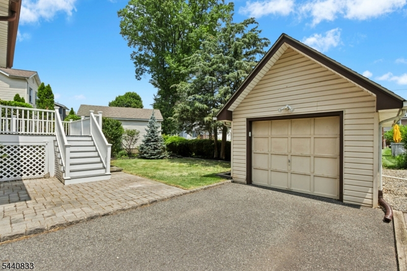 48 Mansion Ter Property Photo 30