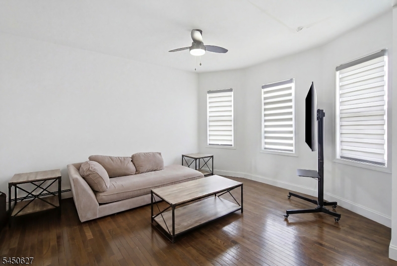 15 Prospect St Property Photo 5