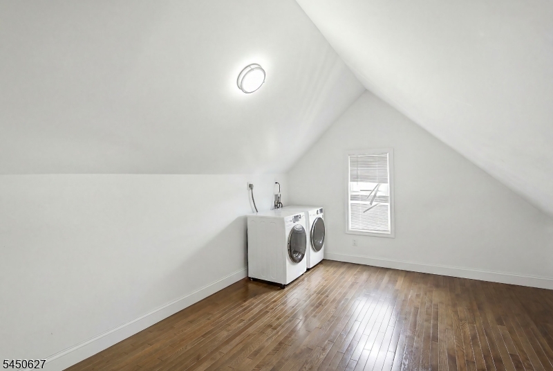 15 Prospect St Property Photo 10