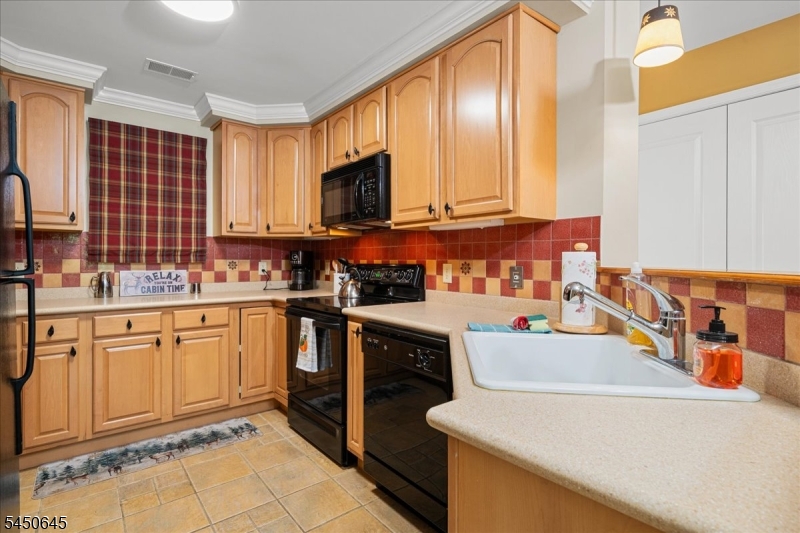 8 Maple Cres Unit 21 21 Property Photo 12