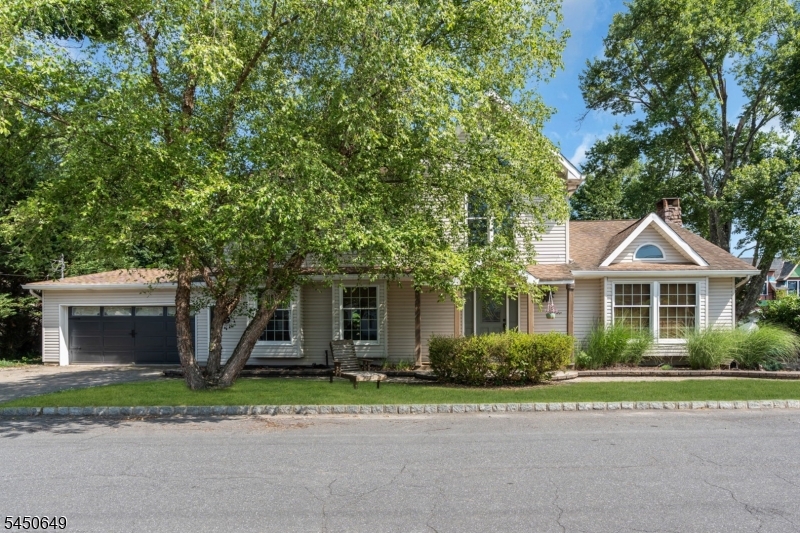 4 Davenport Rd Property Photo 1