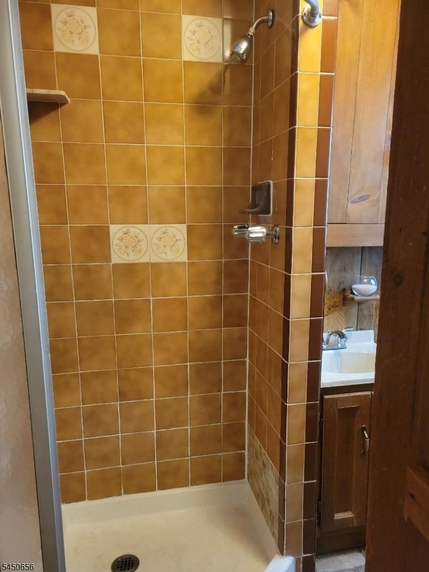 108 Magee Rd Property Photo 8