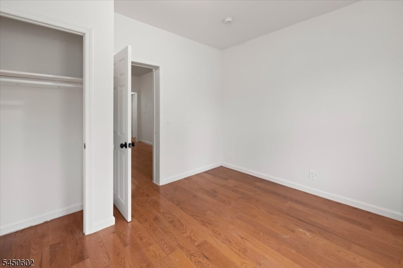 533 S Clinton St Property Photo 15