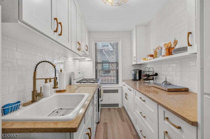 100 Prospect Ave 4e Property Photo 3