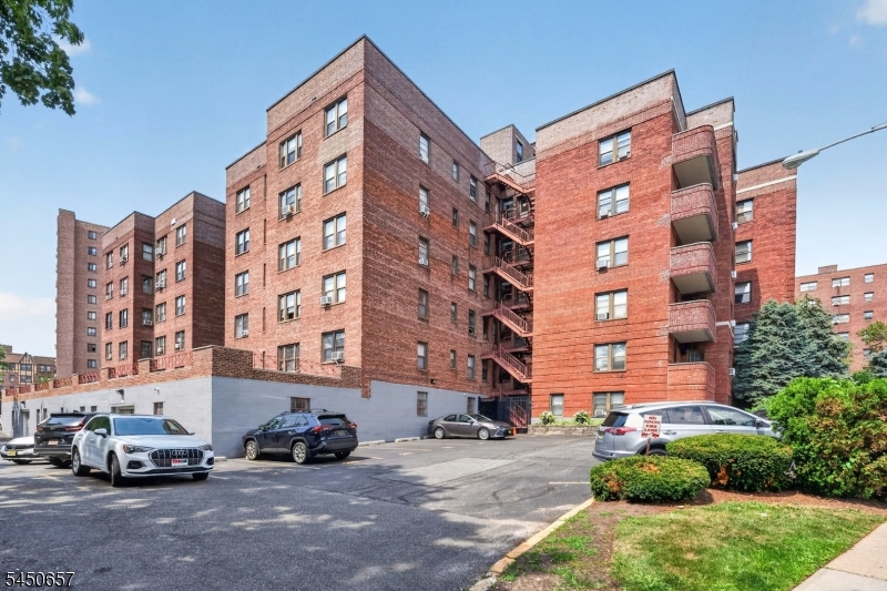 100 Prospect Ave 4e Property Photo 13