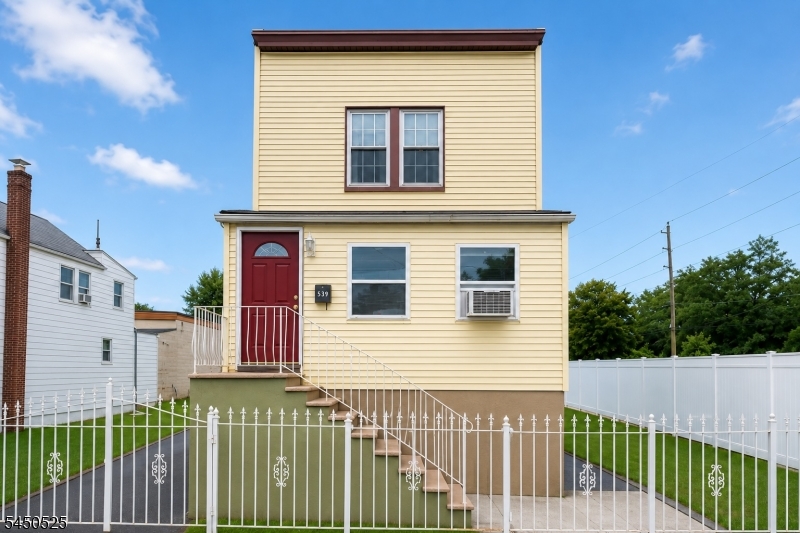 539 Joyce St Property Photo 1