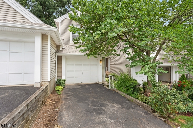 75 Woodmont Dr Property Photo 3