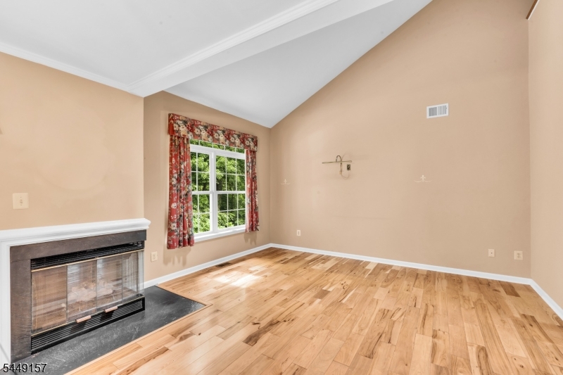 75 Woodmont Dr Property Photo 6