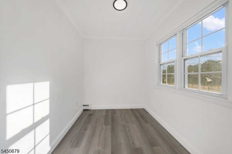 99 Newby Ave Property Photo 3