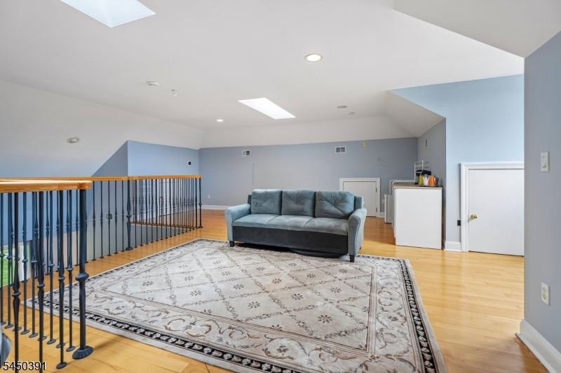 537 Mount Kemble Ave Property Photo 29