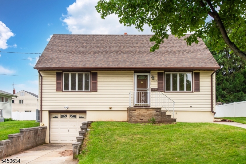 52 Huemmer Ter Property Photo 1