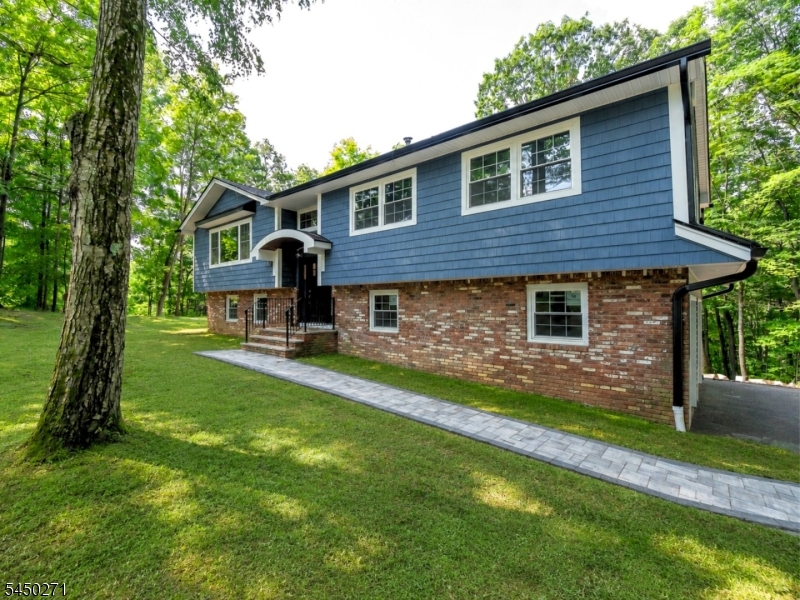 220 Brook Valley Rd Property Photo 2