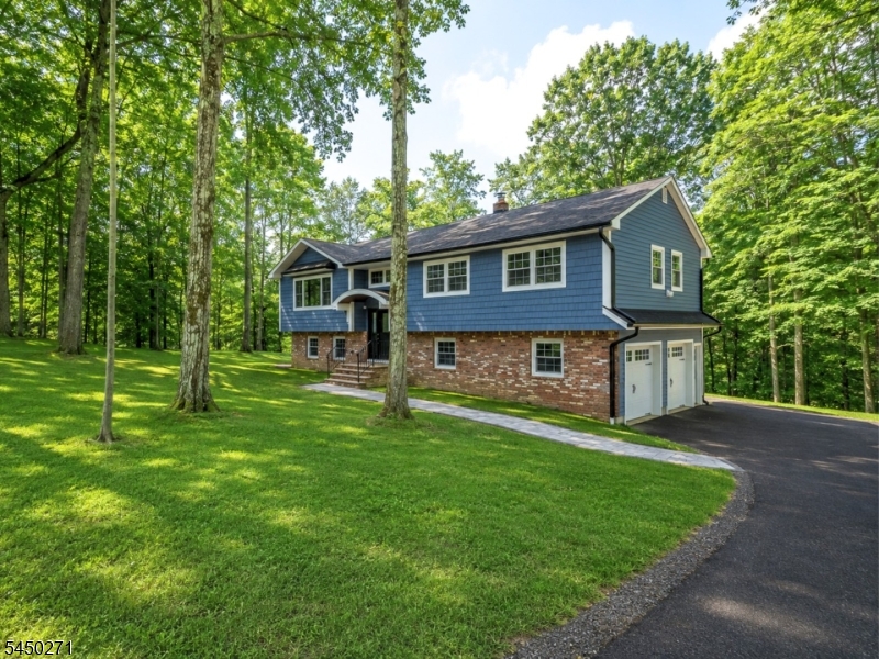 220 Brook Valley Rd Property Photo 3