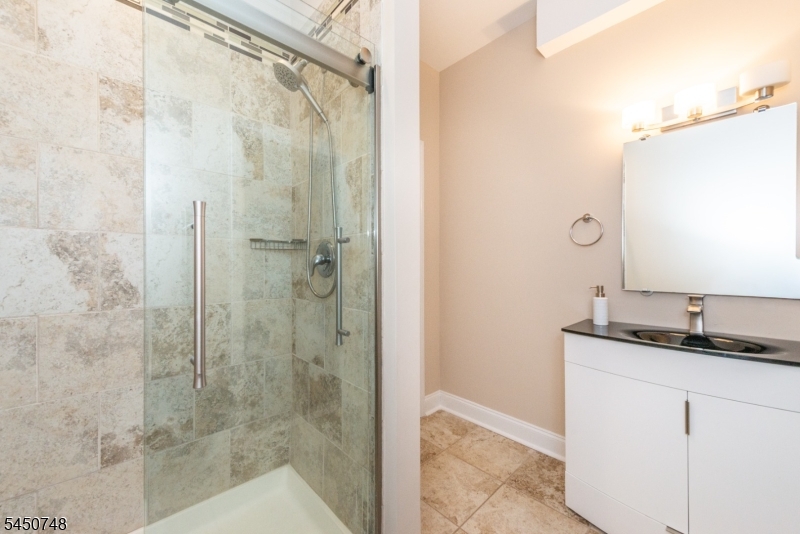 20 Hugenot St Property Photo 23