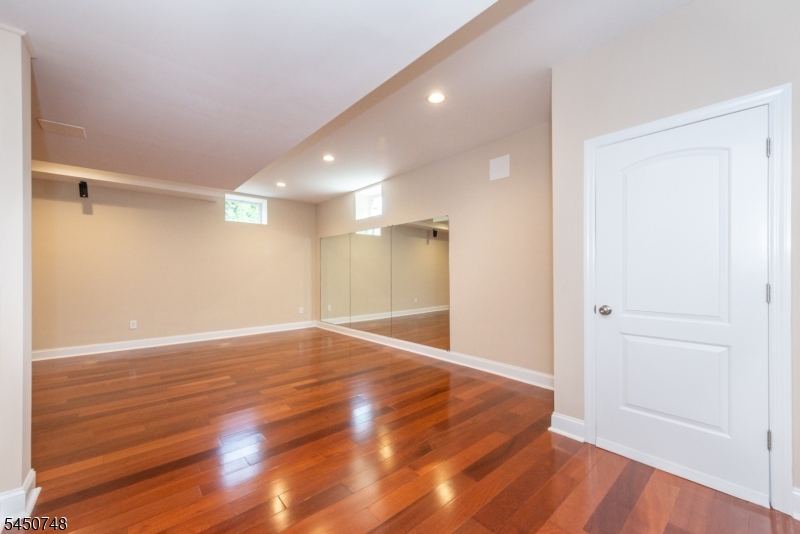 20 Hugenot St Property Photo 24