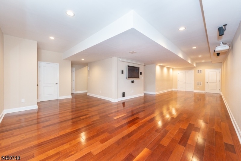 20 Hugenot St Property Photo 25