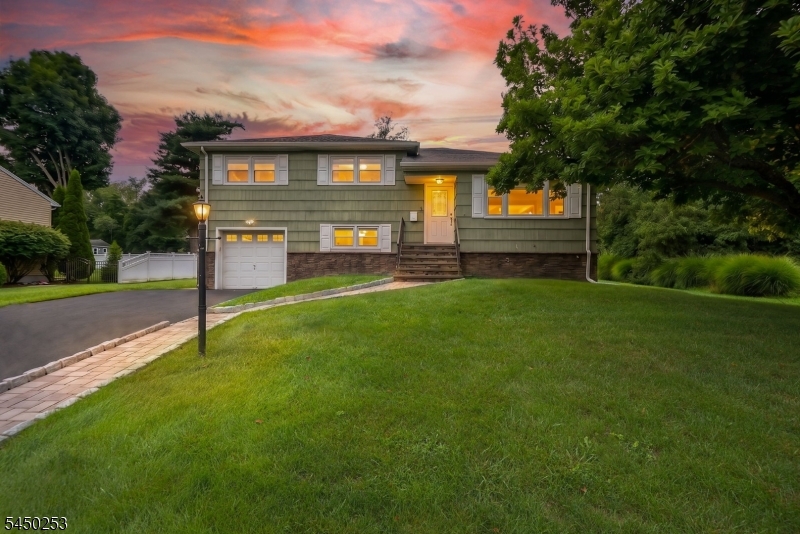 19 Andover Dr Property Photo 1