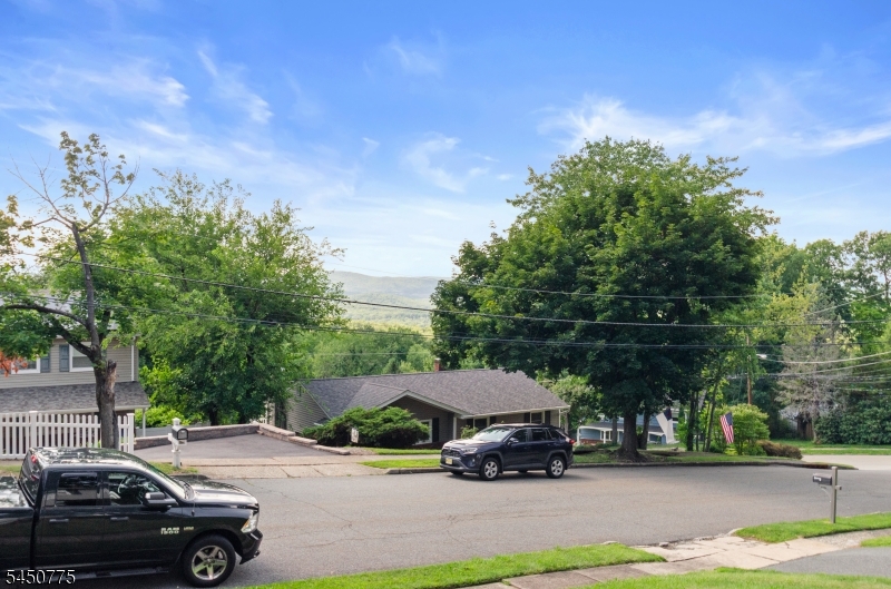 17 Stafford Dr Property Photo 4
