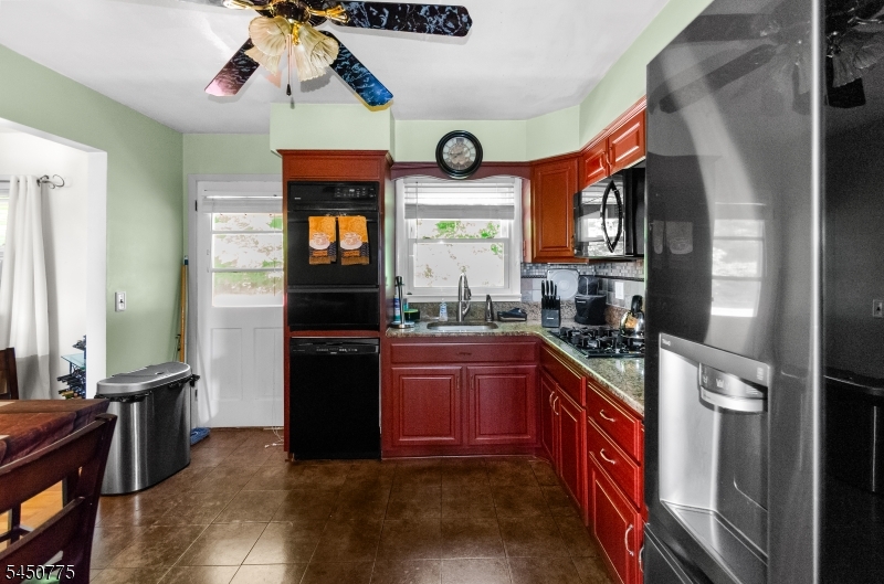 17 Stafford Dr Property Photo 12