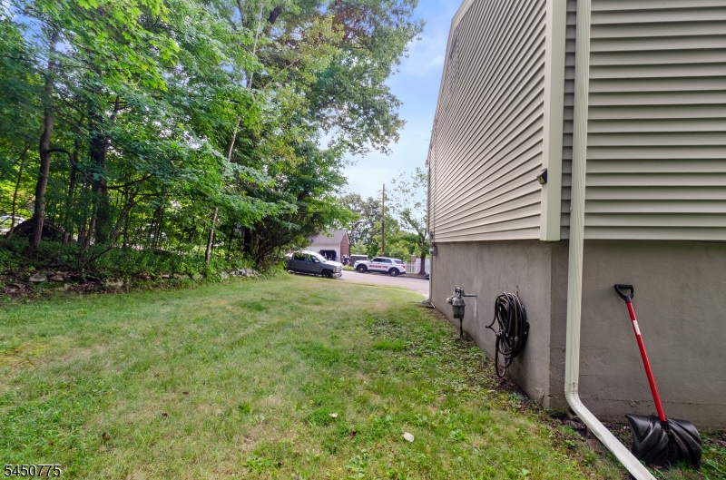 17 Stafford Dr Property Photo 45