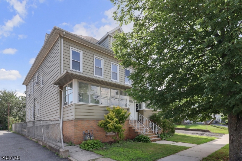 812 Bayway Ave 1a Property Photo 2