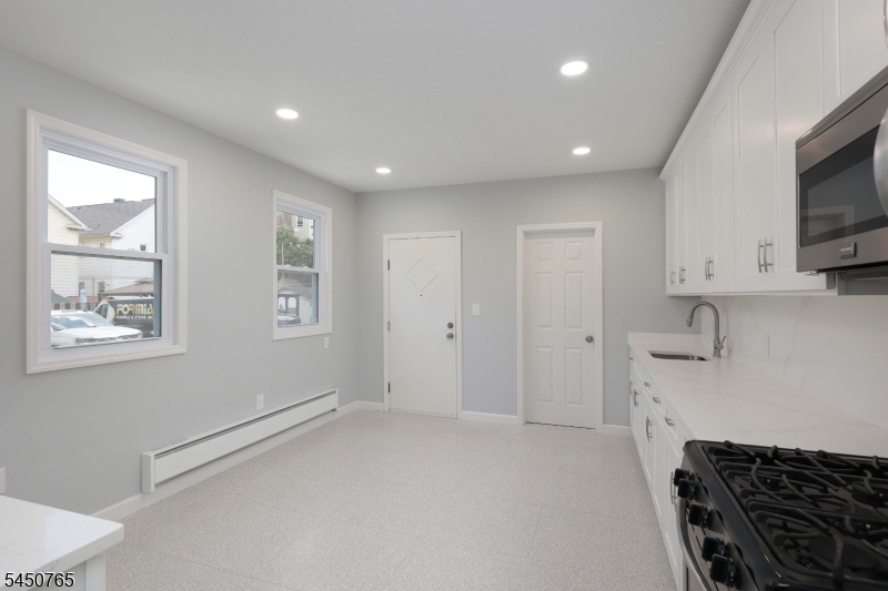 812 Bayway Ave 1a Property Photo 5