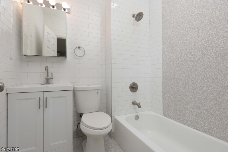 812 Bayway Ave 1a Property Photo 7