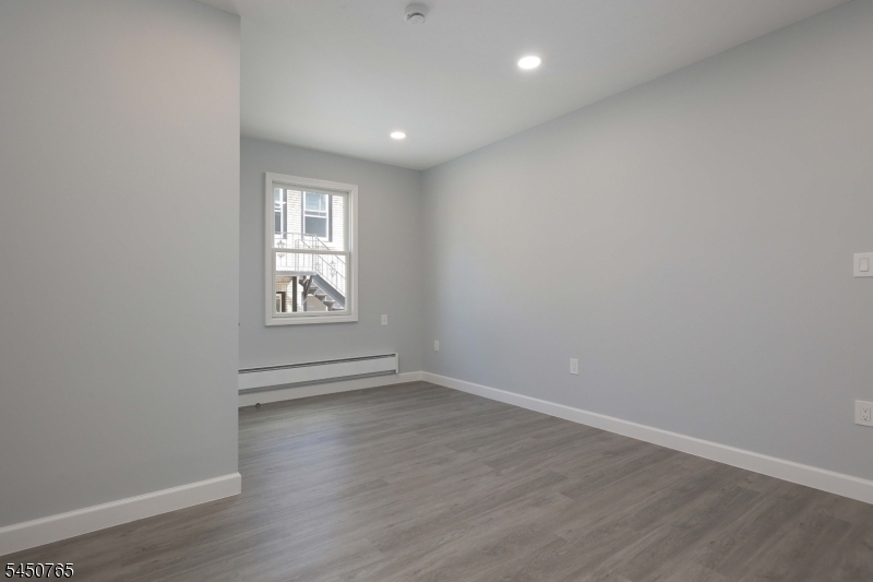 812 Bayway Ave 1a Property Photo 10