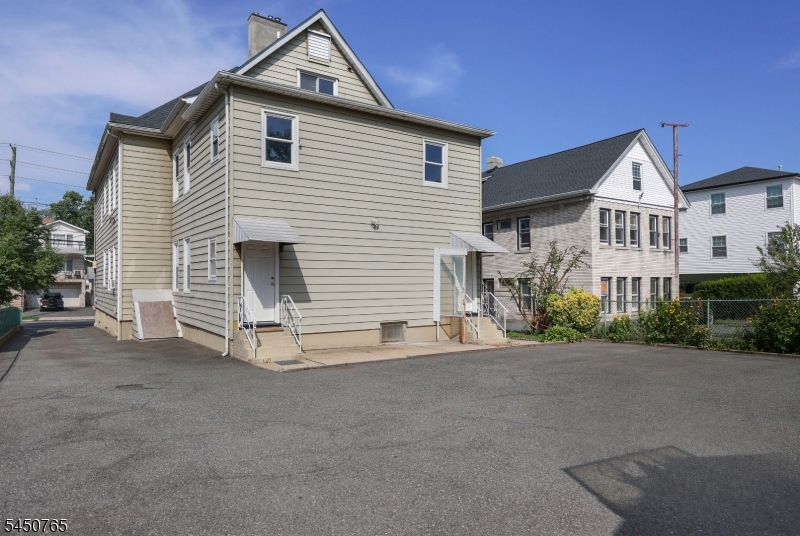 812 Bayway Ave 1a Property Photo 14