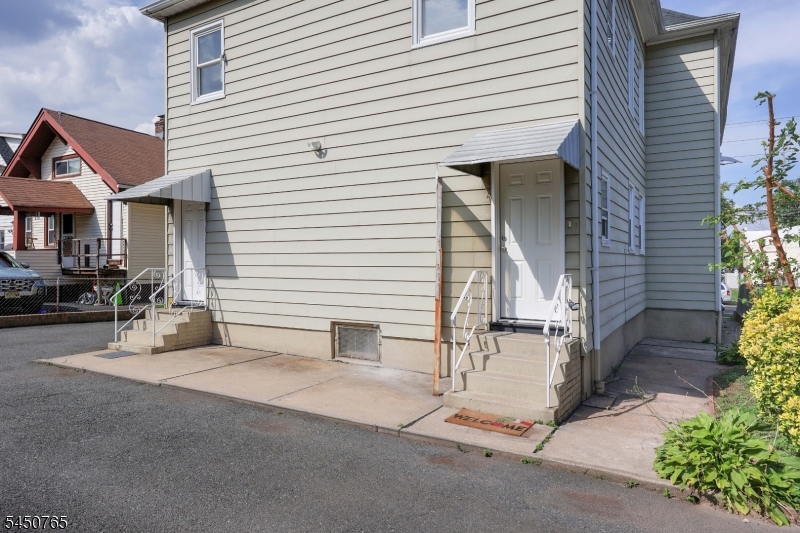 812 Bayway Ave 1a Property Photo 15