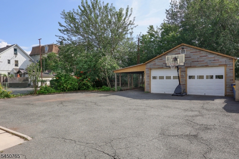 812 Bayway Ave 1a Property Photo 16