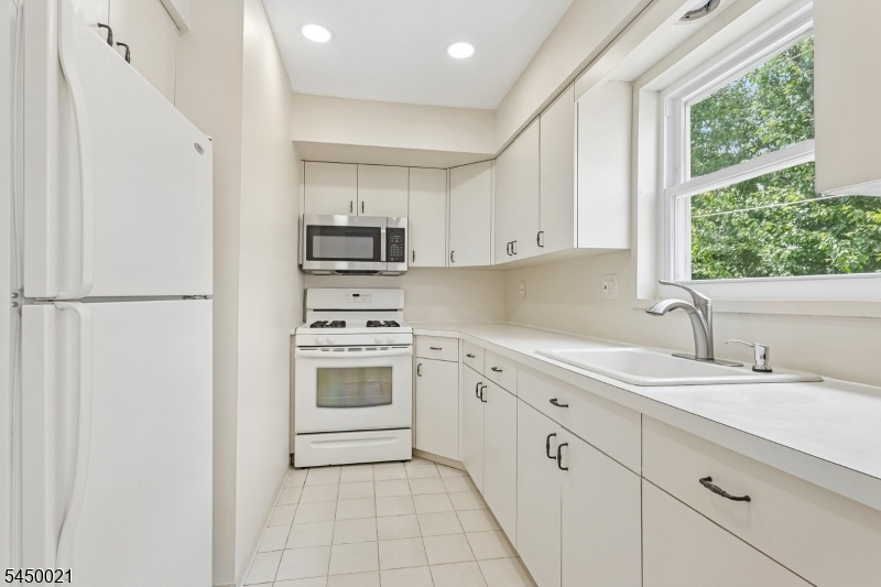 79 Roseland Ave 89 Property Photo 3