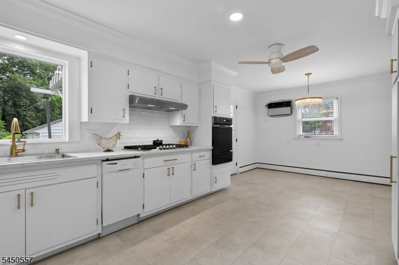 663 Mountain Ave Property Photo 4