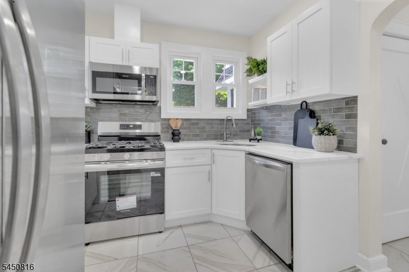 153 Clairmont Ter Property Photo 13
