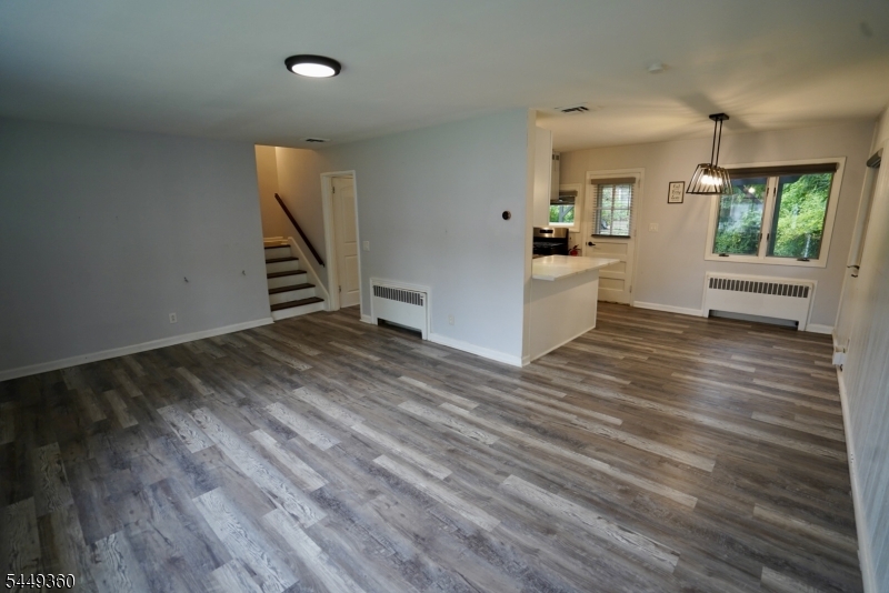 154 Jefferson Ave Property Photo 8