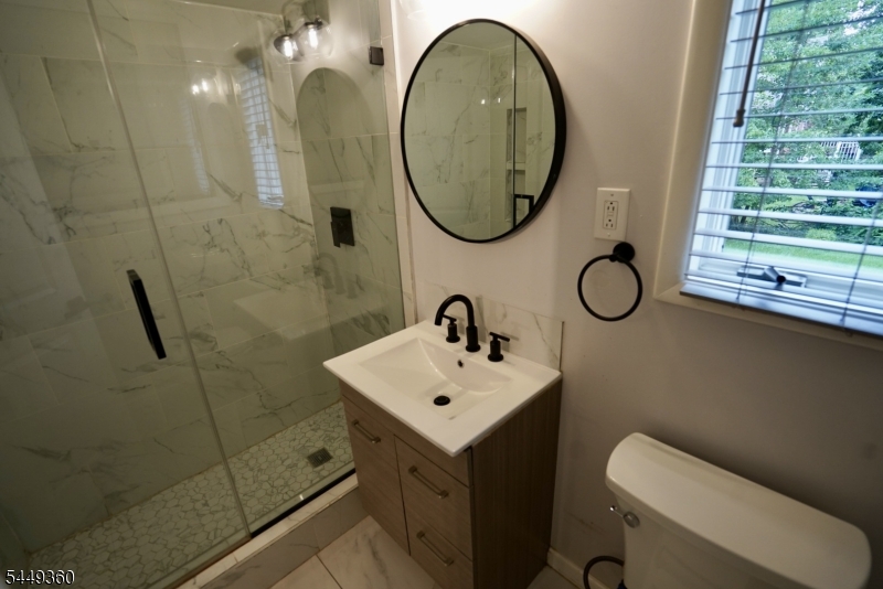 154 Jefferson Ave Property Photo 11