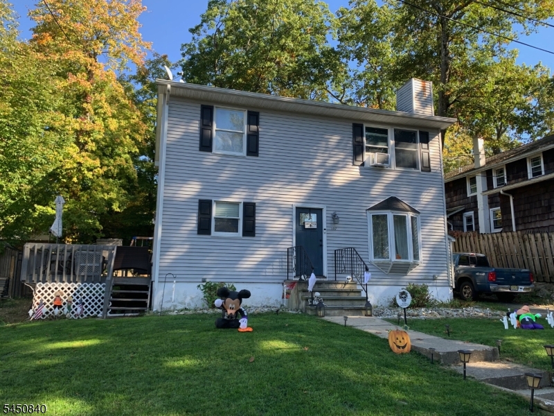 107 New York Ave Property Photo 1