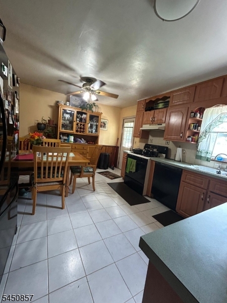 1065 Voorhees St Property Photo 3