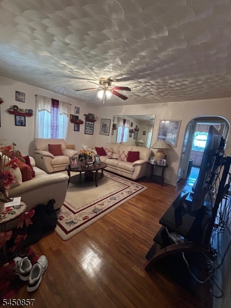 1065 Voorhees St Property Photo 4