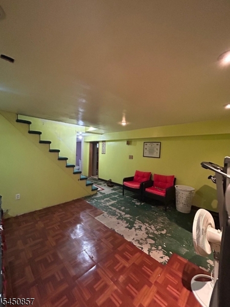 1065 Voorhees St Property Photo 13