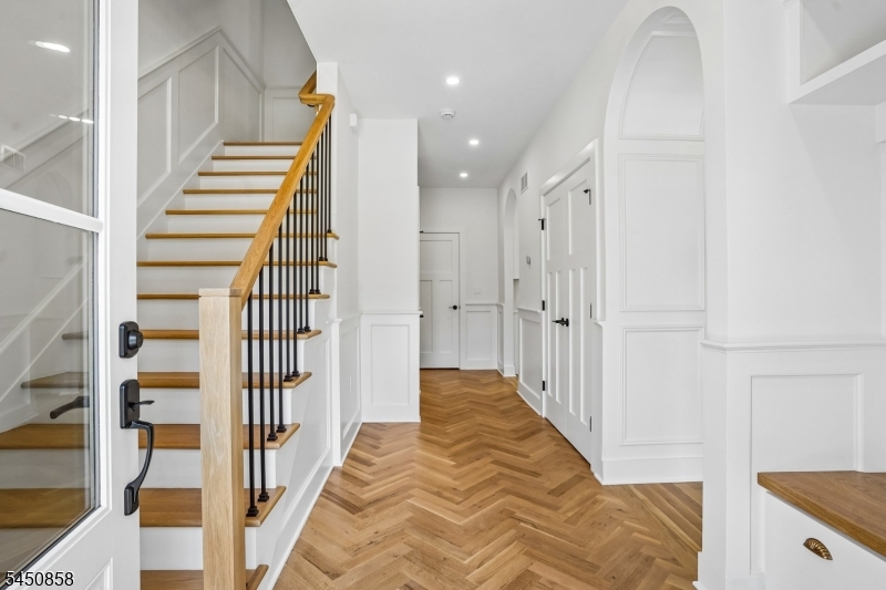 8 Pine Tree Ter Property Photo 4