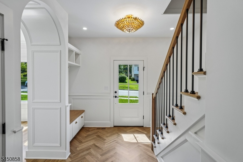 8 Pine Tree Ter Property Photo 6