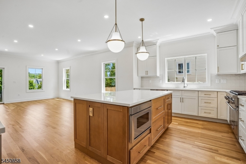 8 Pine Tree Ter Property Photo 10