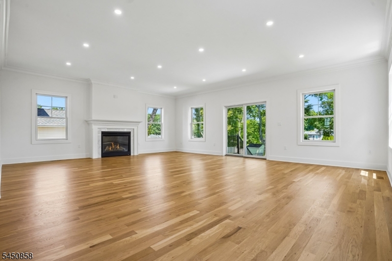8 Pine Tree Ter Property Photo 17
