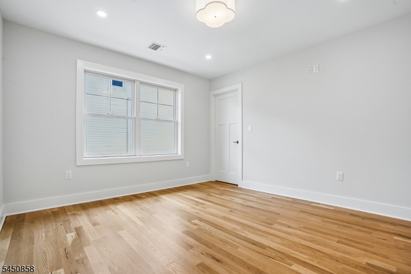 8 Pine Tree Ter Property Photo 23
