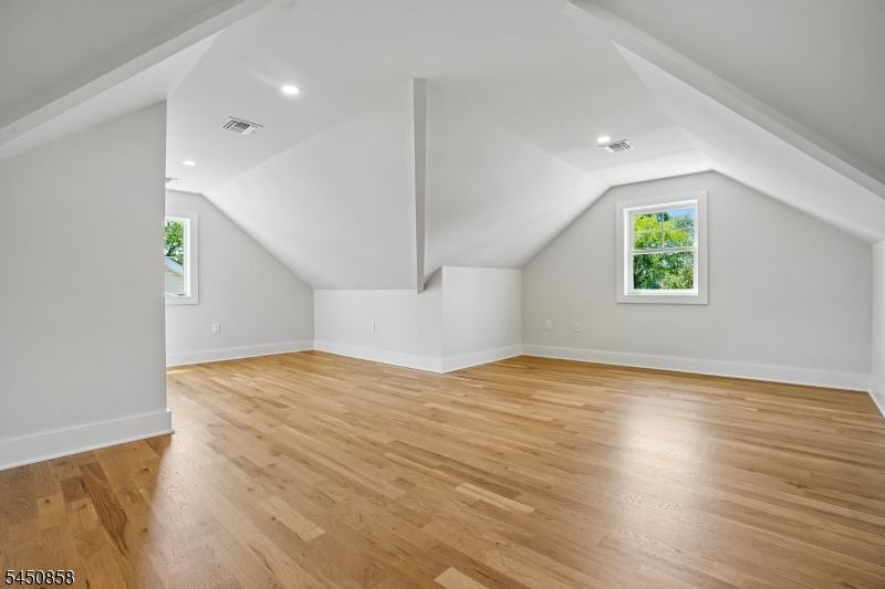 8 Pine Tree Ter Property Photo 32