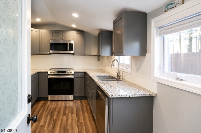1 Hickory Trl Property Photo 2