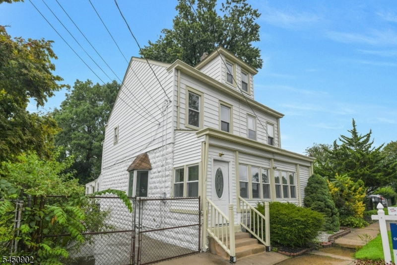 134 Grand Ave Property Photo 2