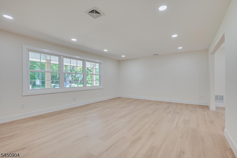 300 E Chestnut Ave Property Photo 15