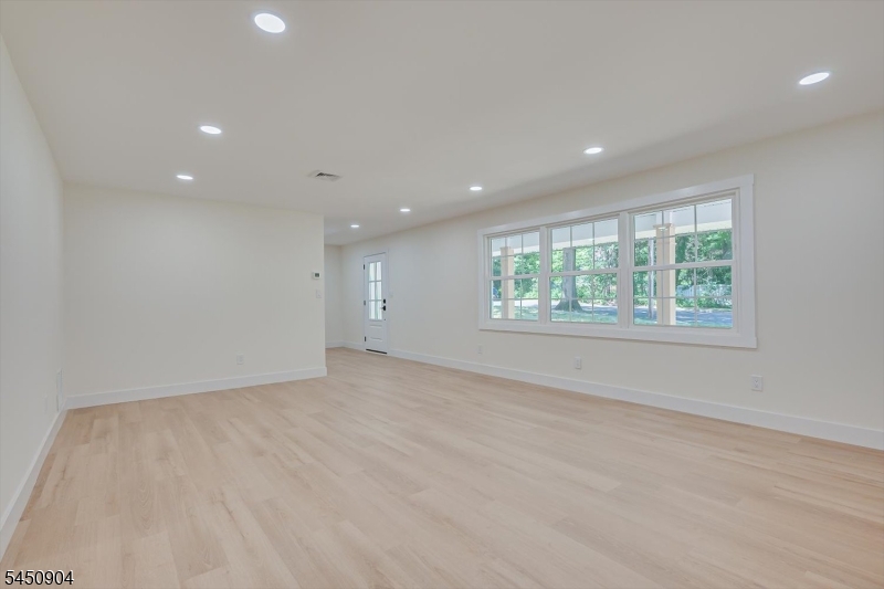 300 E Chestnut Ave Property Photo 16